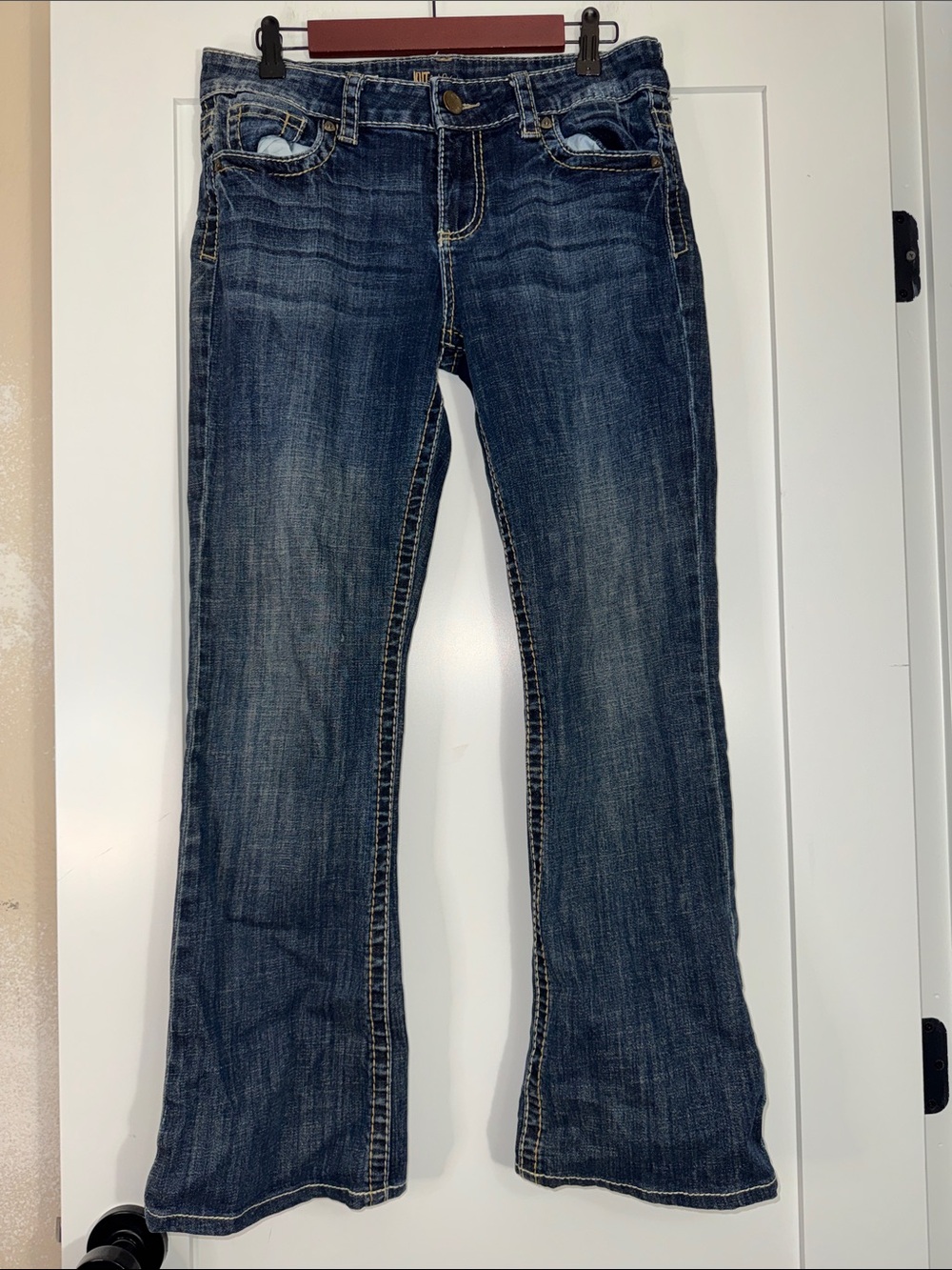 Kut from the Kloth Natalie HighRise bootcut Dark Blue Jeans embroidered sz 8